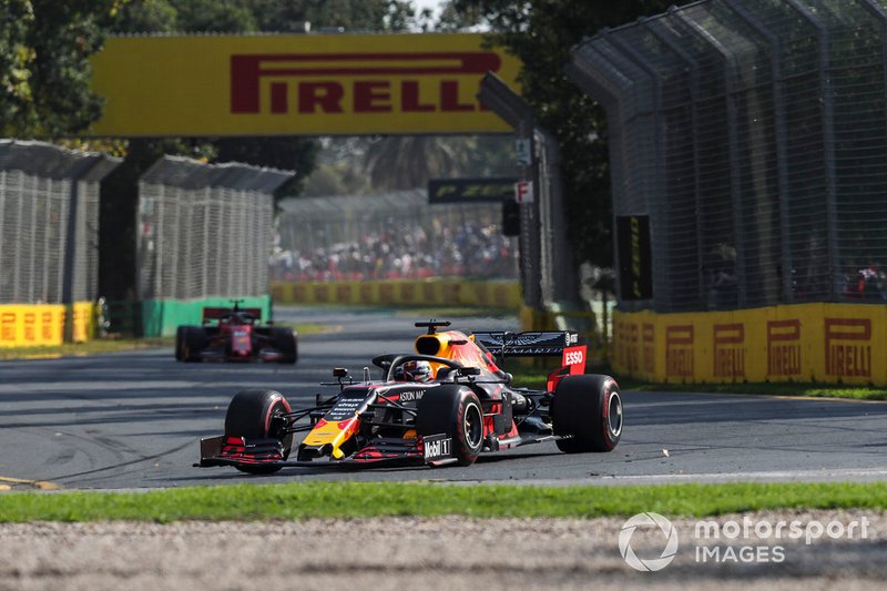 Max Verstappen, Red Bull Racing RB15 ve Charles Leclerc, Ferrari SF90
