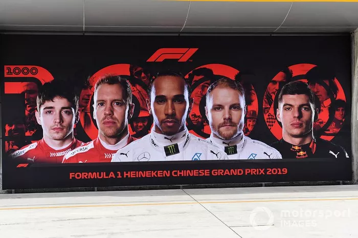 Charles Leclerc, Ferrari, Sebastian Vettel, Ferrari, Lewis Hamilton, Mercedes AMG F1, Valtteri Bottas, Mercedes AMG F1, y Max Verstappen, Red Bull Racing, en el F1 1000