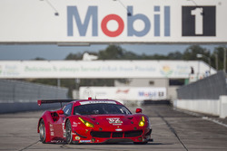 #62 Risi Competizione Ferrari F488: Davide Rigon, Toni Vilander