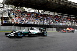 Nico Rosberg, Mercedes AMG F1 W07 Hybrid, Max Verstappen, Red Bull Racing RB12