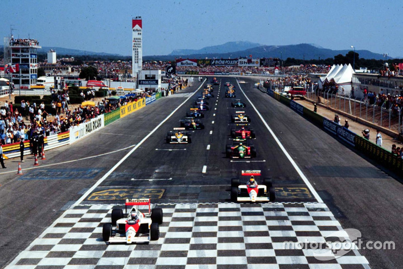 Alain Prost, McLaren MP4/5 Honda llidera en el segundo comienzo