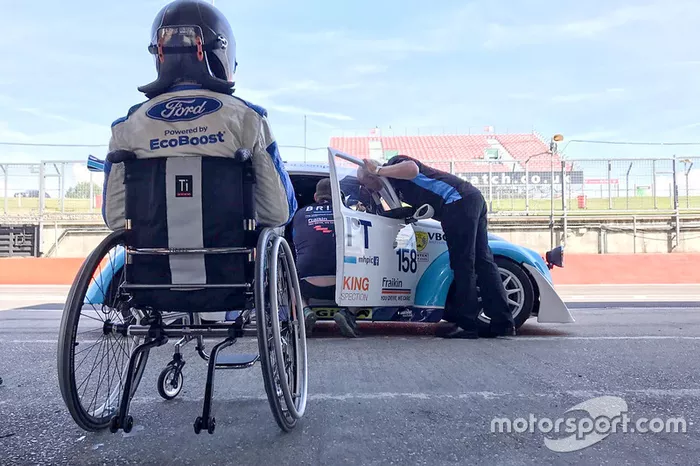 De auto werd volledig aangepast