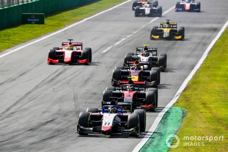 Louis Deletraz, Charouz Racing System, Callum Ilott, UNI-Virtuosi y Yuki Tsunoda, Carlin 