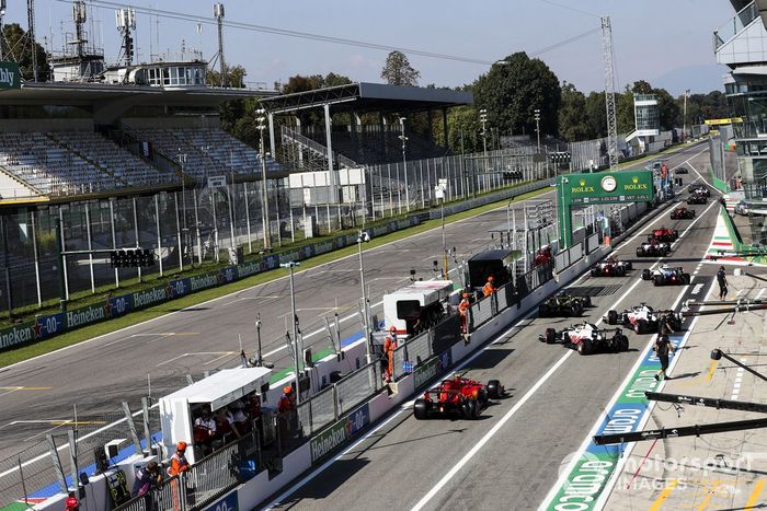 Romain Grosjean, Haas VF-20, Kevin Magnussen, Haas VF-20, Charles Leclerc, Ferrari SF1000