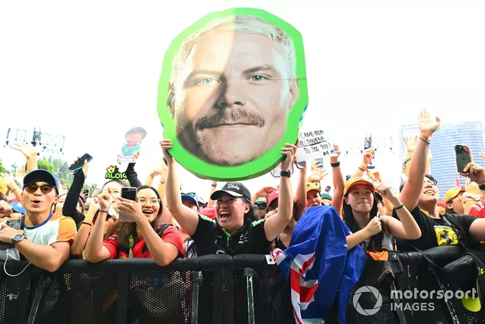 Fan atmosphere in the fan zone