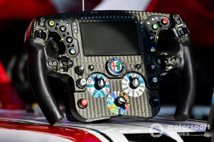 Volante de Kimi Raikkonen, Alfa Romeo Racing C39 