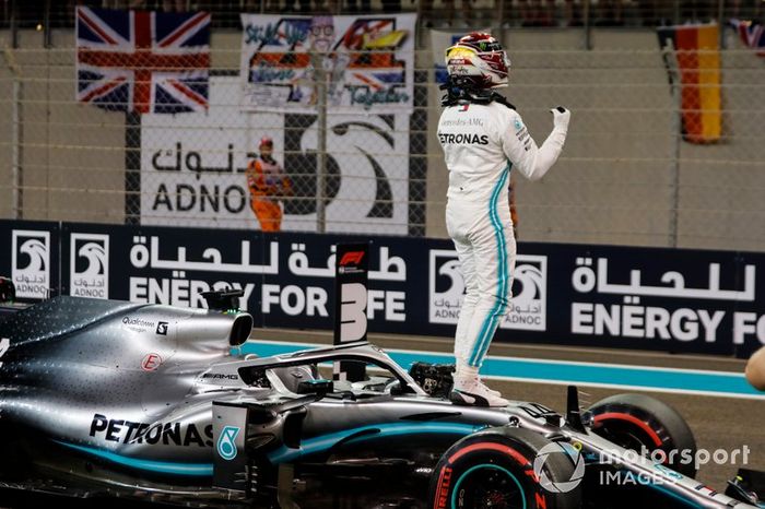 Ganador de la pole Lewis Hamilton, Mercedes AMG F1