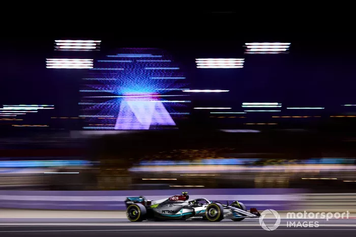 Lewis Hamilton, Mercedes W13