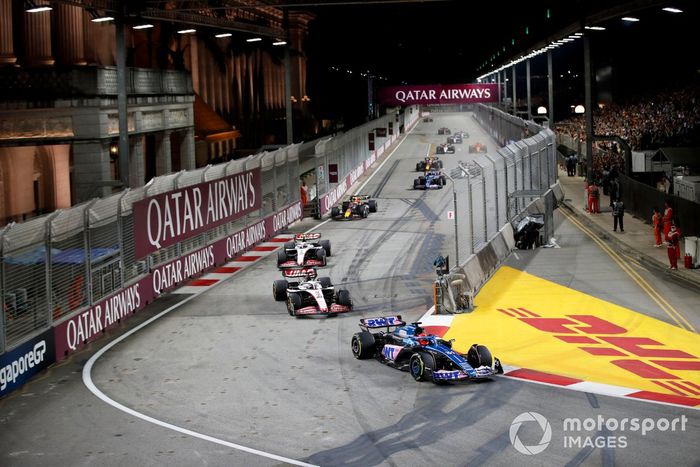 Esteban Ocon, Alpine A523, Kevin Magnussen, Haas VF-23, Nico Hulkenberg, Haas VF-23, Max Verstappen, Red Bull Racing RB19