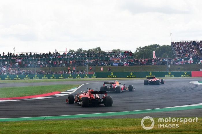 Sebastian Vettel, Ferrari SF90 choca por detrás a Max Verstappen, Red Bull Racing RB15 