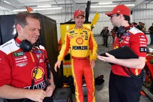 Joey Logano, Team Penske, Ford Mustang Shell Pennzoil and Todd Gordon