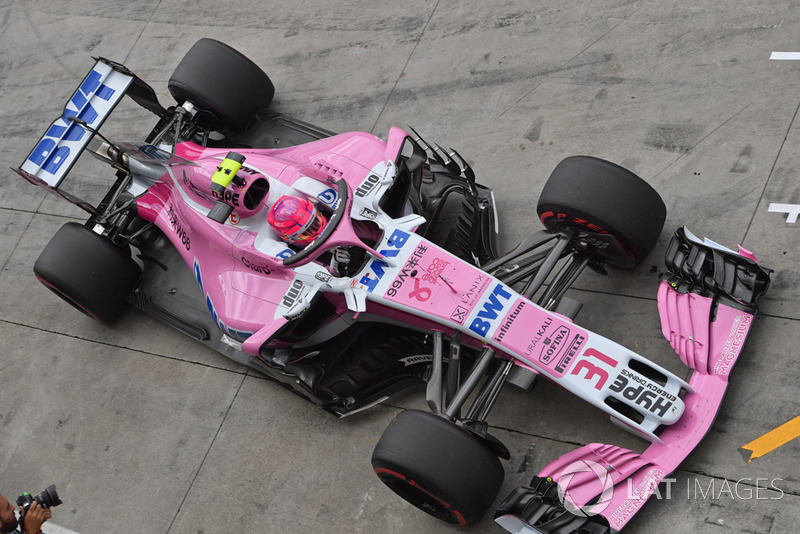 Esteban Ocon, Racing Point Force India VJM11 driving into pit box