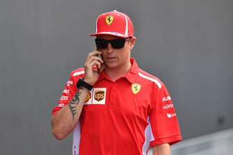 Kimi Raikkonen, Ferrari on his phone