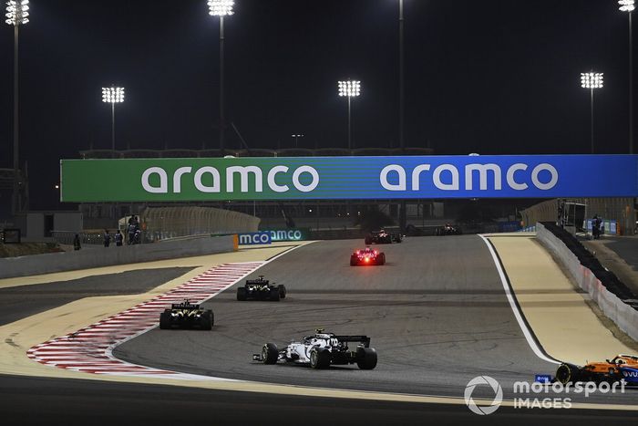 Daniel Ricciardo, Renault F1 Team R.S.20, Esteban Ocon, Renault F1 Team R.S.20, Pierre Gasly, AlphaTauri AT01