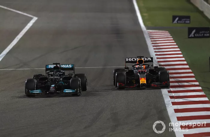 Lewis Hamilton, Mercedes W12, Max Verstappen, Red Bull Racing RB16B