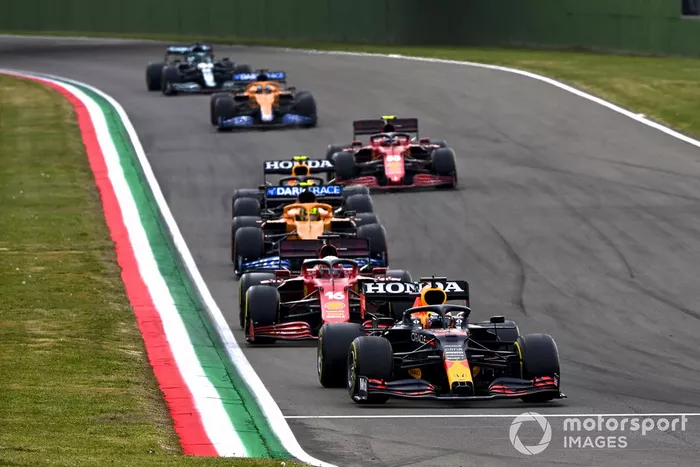 Max Verstappen, Red Bull Racing RB16B, Charles Leclerc, Ferrari SF21, Lando Norris, McLaren MCL35M, Pierre Gasly, AlphaTauri AT02, Carlos Sainz Jr., Ferrari SF21