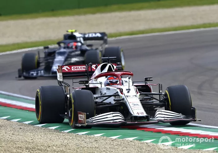 Kimi Raikkonen, Alfa Romeo Racing C41, Pierre Gasly, AlphaTauri AT02