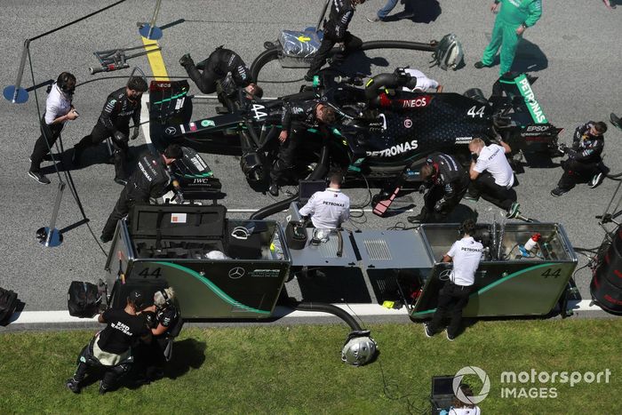 Lewis Hamilton, Mercedes F1 W11 EQ Performance