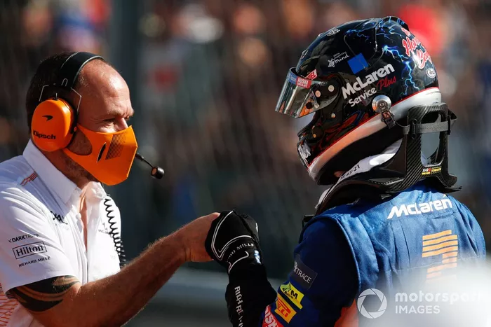 Daniel Ricciardo, McLaren, llega al Parc Ferme