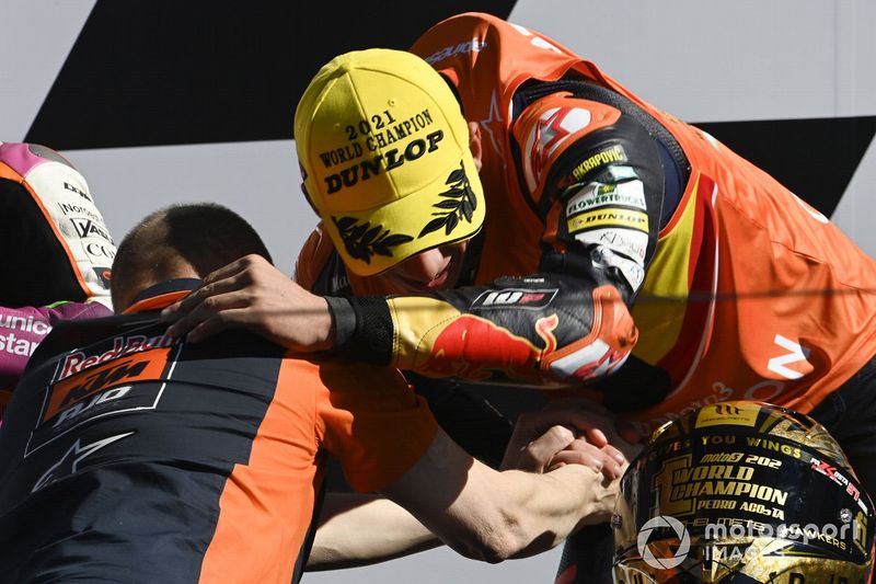 El ganador de la carrera y campeón del mundo Pedro Acosta, Red Bull KTM Ajo