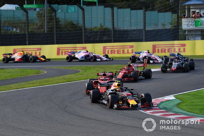 Max Verstappen, Red Bull Racing RB14 y Sebastian Vettel, Ferrari SF71H