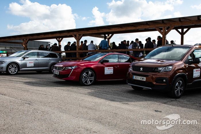 II Curso de Conducción y Nuevas Tecnologías BOSCH - Motor1.com España - Motorsport.com 