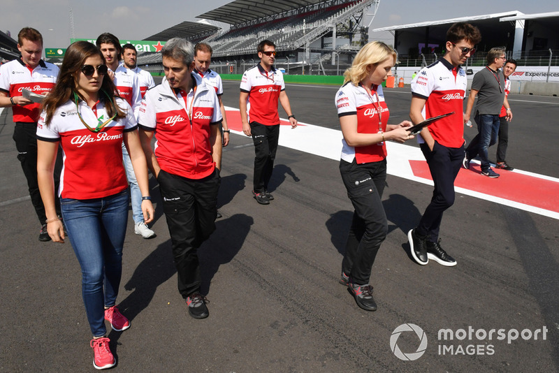 Tatiana Calderon, pilote de réserve Sauber et Charles Leclerc, Sauber
