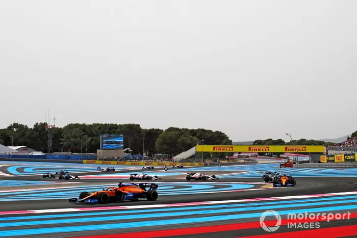 Daniel Ricciardo, McLaren MCL35M, Lando Norris, McLaren MCL35M, Sebastian Vettel, Aston Martin AMR21