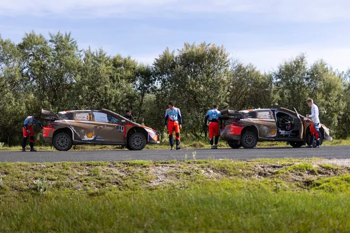 Thierry Neuville, Martijn Wydaeghe, Hyundai World Rally Team Hyundai i20 N Rally1, Ott Tänak, Martin Järveoja, Hyundai World Rally Team Hyundai i20 N Rally1