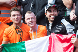 Sergio Pérez, Sahara Force India F1 celebra su tercera posición con el equipo