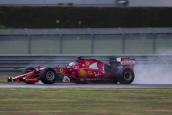 Себастьян Феттель, Ferrari, тестує шини Pirelli зразку 2017 року