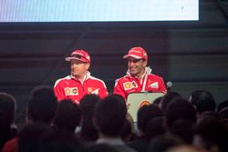 Kimi Raikkonen, Ferrari y Marc Gene, Piloto de prueba, Scuderia Ferrari en el Shell Eco-marathon cars