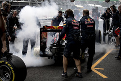 Feuer: Max Verstappen, Red Bull Racing RB12