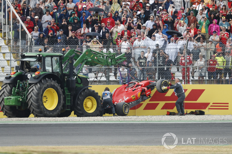 Sebastian Vettel; Ferrari SF71H crashed dans le mur