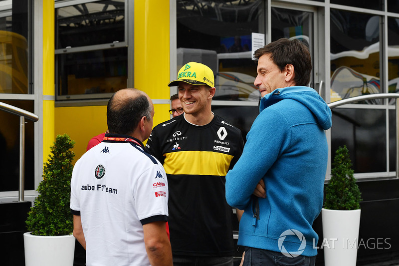 Frederic Vasseur, directeur de Sauber, Nico Hulkenberg, Renault Sport F1 Team et Toto Wolff, directeur de Mercedes AMG F1
