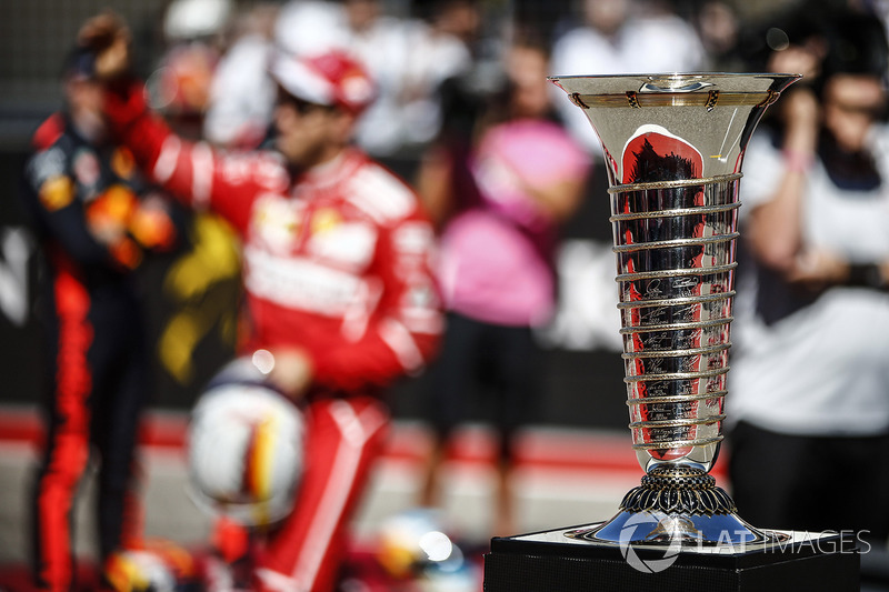 The trophy on display at the start