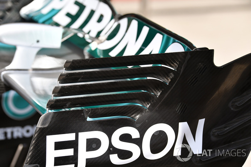 Детали заднего крыла Mercedes F1 W08