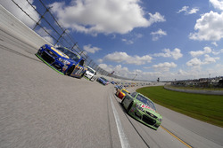 Dale Earnhardt Jr., Hendrick Motorsports Chevrolet and Chase Elliott, Hendrick Motorsports Chevrolet lead the field
