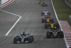 Lewis Hamilton, Mercedes AMG F1 W09, Kevin Magnussen, Haas F1 Team VF-18 Ferrari, Nico Hulkenberg, Renault Sport F1 Team R.S. 18, Fernando Alonso, McLaren MCL33 Renault, Esteban Ocon, Force India VJM11 Mercedes