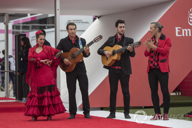 Band and Flamenco dancer