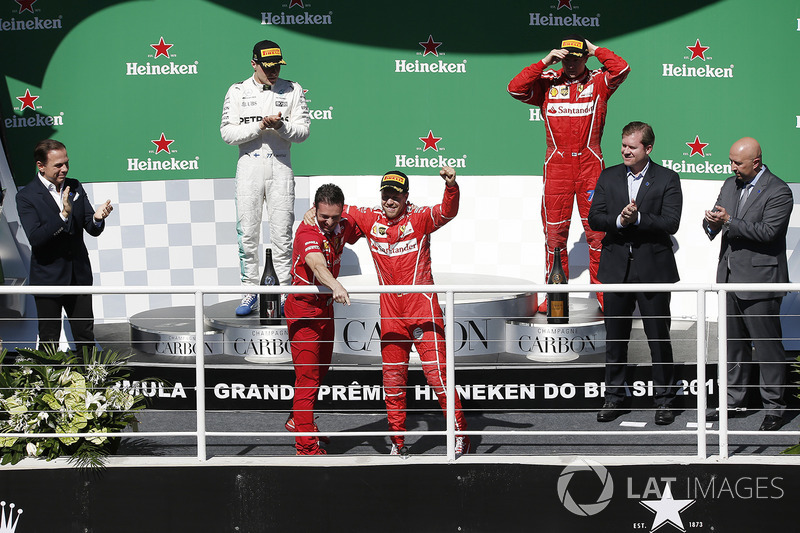 Podyum: Yarış galibi Sebastian Vettel, Ferrari ve G. Vietina, Ferrari
