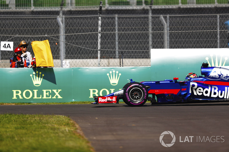 Brendon Hartley, Scuderia Toro Rosso STR12, ilk antrenmanda yolda kalıyor