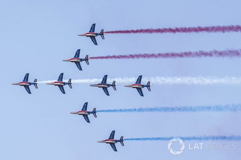 Patrouille de France flypast