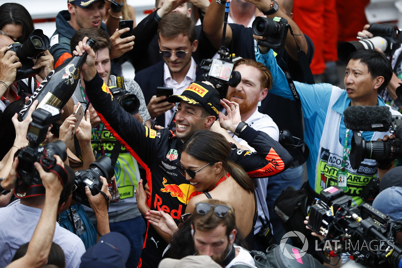 Le vainqueur Daniel Ricciardo, Red Bull Racing