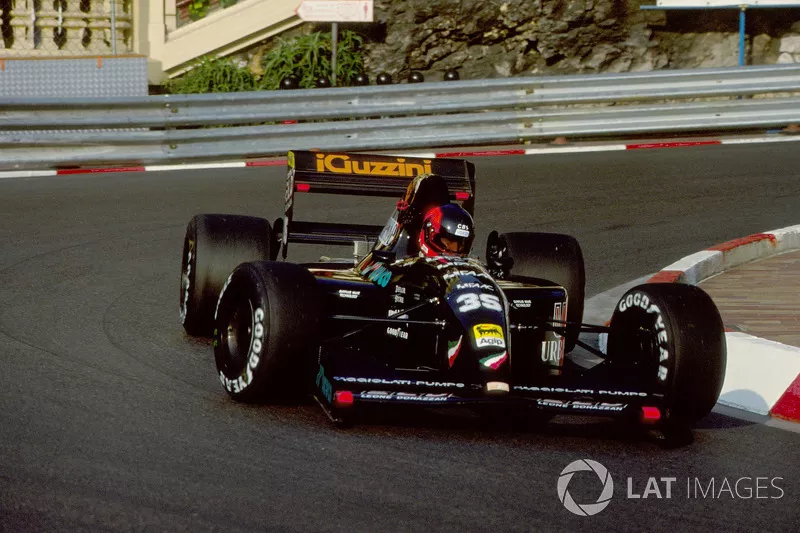 1992: el equipo italiano Andrea Moda compitió con un vehículo durante dos años.  Andrea Sassetti fue detenido en Spa-Francorchamps y con ello terminó la historia de la escudería.