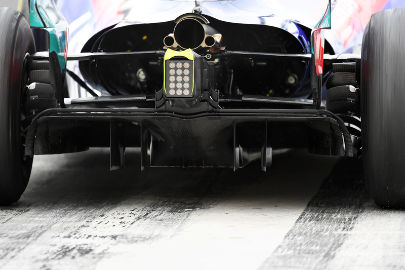 Detalle del difusor trasero del Toro Rosso STR13
