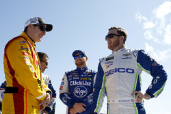 Michael McDowell, Front Row Motorsports Ford Fusion, Chris Buescher, JTG Daugherty Racing Chevrolet Camaro, Ty Dillon, Germain Racing Chevrolet Camaro