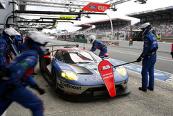 Pit stop #68 Ford Chip Ganassi Racing Ford GT: Joey Hand, Dirk Müller, Sébastien Bourdais