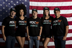 Tony Kanaan, Felipe Massa, Juan Pablo Montoya con las chicas ROC