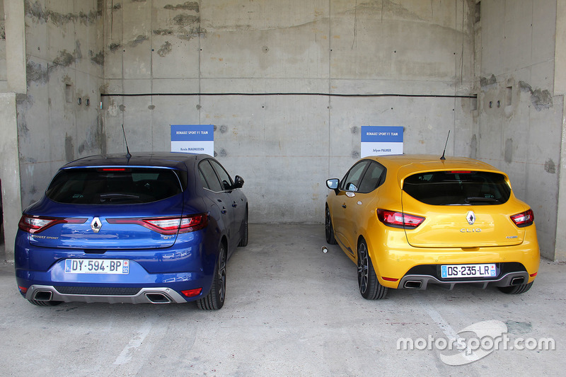 Road cars of Renault F1 Team drivers